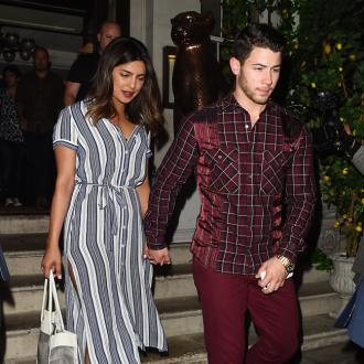 Priyanka Chopra fühlt sich ''anders'', seitdem sie mit Nick Jonas verlobt ist. Priyanka Chopra und Nick Jonas