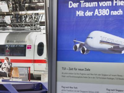 Die Bahn sieht für sich keine Probleme durch die spätere Eröffnung des Hauptstadtflughafens. Foto: Frank Rumpenhorst/Archiv Bahn