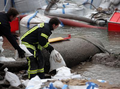 Bombe entschärft: Rund 45 000 Koblenzer durften am Sonntagabend in ihre Häuser zurückkehren. Foto: Thomas Frey. Luftmine in Koblenz