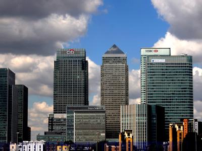 Blick auf das Londoner Geschäfts- und Banken viertel Canary Wharf: Dort ist der Aufschrei über die Bonisteuer gewaltig. Bonisteuer