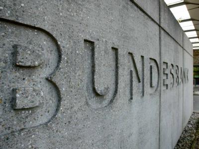 Der Vorstand der Bundesbank hatte am Donnerstag entschieden, sich von Vorstandsmitglied Thilo Sarrazin wegen dessen polemischer Äußerungen über die Integration von Zuwanderern zu trennen. Deutsche Bundesbank