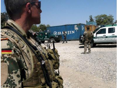 Bundeswehrsoldaten der ISAF in Kundus. Die FDP fordert mehr Rechtssicherheit für die deutschen Soldaten. Bundeswehr