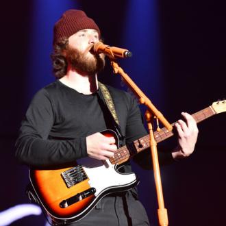 Der Sänger hat seine Wanderung durch Amerika abgeschlossen. Der Künstler musste eine Pause auf seiner Tour einlegen, nachdem er von einer Klapperschlange gebissen wurde. Mike Posner