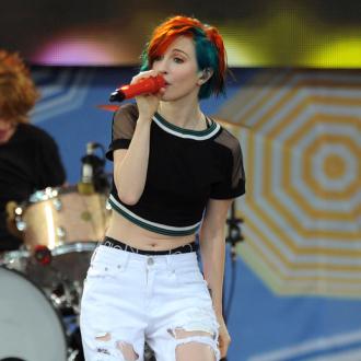 Die Rockband hat schon so einige Höhen und Tiefen hinter sich. Im Interview zieht Frontfrau Hayley Resümee über die letzten 15 Jahre. Hayley Williams