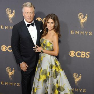 Die Yoga-Lehrerin erlitt in kurzer Zeit zwei Fehlgeburten. Beim zweiten Mal musste sie mit ihrem toten Baby im Bauch nach Hause gehen. Alec und Hilaria Baldwin