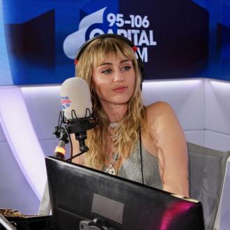 Miley Cyrus ist enttäuscht, dass Liam Hemsworth die Scheidung eingereicht hat. Miley Cyrus