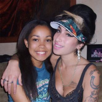 Die Sängerin vermisste ihre Mentorin. Bis heute kann sie sich deren Musik nicht anhören, weil es zu sehr schmerzt. Dionne Bromfield und Amy