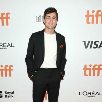 Die lange Suche hat endlich ein Ende gefunden. Nun stehen endlich alle wichtigen Darsteller für den Film fest. Jonah Hauer-King