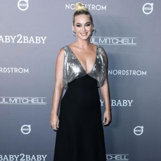 Die Musikerin witzelte, dass sie es sich nicht leisten kann, den Star zu ihrer Hochzeit einzuladen. Die Sängerin wird den Schauspieler heiraten. Katy Perry