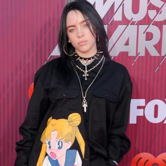 Der Star erklärt, sein starker Wille habe ihm geholfen, nicht von der Musikindustrie benutzt und manipuliert werden. Billie Eilish