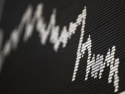 Wegen der anhaltenden Sorgen über die Entwicklung in Europa ist der Dax weiter eingebrochen. Foto: Frank Rumpenhorst Dax bricht weiter ein