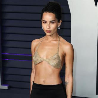 Die Schauspielerin ist sehr ehrlich über ihre Schönheitsvorstellung. Die Arbeit mit ihr fällt der Promi-Stylistin leicht. Zoë Kravitz