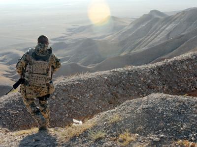 «Atemberaubende Möglichkeiten»: In Afghanistan sind riesige Mengen an Bodenschätzen entdeckt worden. (Symbolbild) Soldat im afghanischen Gebirge