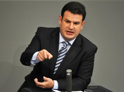 SPD-Fraktionsvize Hubertus Heil: «Es werden massiv Mittel gekürzt, die notwendig wären, um vor allem Langzeitarbeitslose beschäftigen zu können.» Archivfoto: Rainer Jensen Hubertus Heil