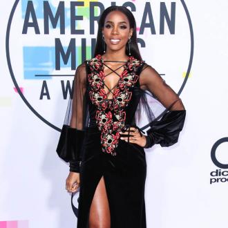 Die Sängerin hat einen kleinen Sohn, der sich sehnlichst einen Bruder wünscht und regelmäßig danach fragt. Kelly Rowland