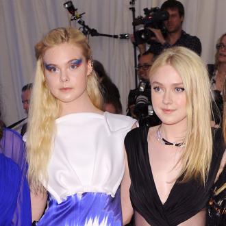 Die Schauspielerinnen werden zum ersten Mal gemeinsam vor der Kamera stehen. Die beiden Schwestern spielen auch zwei Schwestern im Film. Elle Fanning, Dakota Fanning