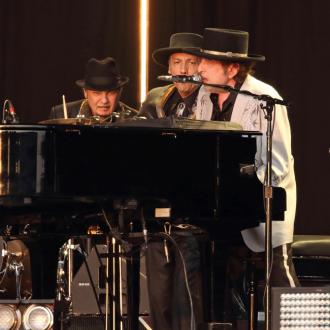 Die beiden Musiker standen erst für ein Duett in Irland gemeinsam auf der Bühne. Ihr letztes Duett liegt schon ein paar Jahre zurück. Bob Dylan und Neil Young im Hyde Park