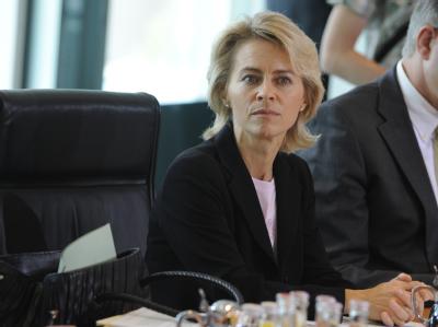 Schwere Bürde: Die Arbeitsgruppe Gesundheit unter Leitung von Ursula von der Leyen muss die Defizit-Prognose für die Gesetzlichen Kassen bei ihren Beratungen berücksichtigen. Ursula von der Leyen