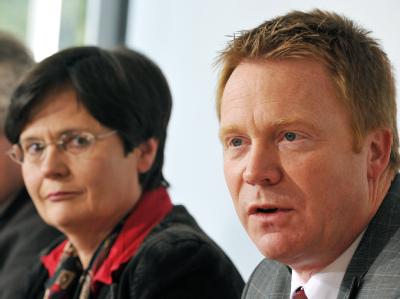 «Gemeinsamer Aufbruch»: Die designierte CDU-Ministerpräsidentin Christine Lieberknecht und SPD-Landeschef Christoph Matschie wollen Thüringen regieren. Christine Lieberknecht und Christoph Matschie