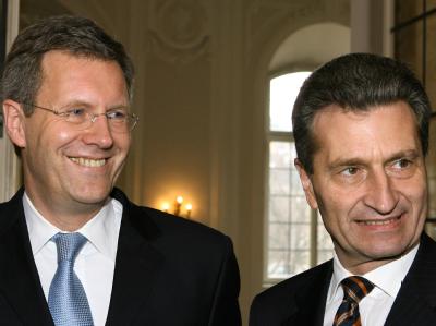 Die Regierungschef von Niedersachsen und Baden-Württemberg, Christian Wulff und Günther Oettinger, halten nichts von den angestrebten Steuersenkungen. Christian Wulff und Günther Oettinger