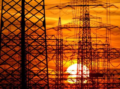 Die Energiewende hat ihren Preis. Eine Studie geht von einem drastischen Aufschlag aus. Foto: Rolf Vennenbernd Stromnetz