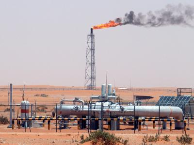 Saudi-Arabien wird von Umweltschützern als Bremser beim Klimaschutz kritisiert. Ölfeld in Saudi-Arabien
