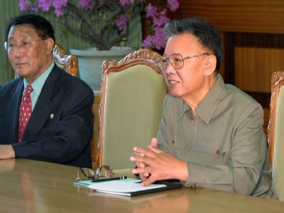 Kehrt Kim Jong Il (r) an den Verhandlungstisch über das nordkoreanische Atomprogramm zurück? Kim Jong Il