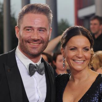 Der Sänger ist vor einem Jahr Vater geworden. Nun hat er endlich das wichtigste Detail verraten. Sasha und seine Frau Julia