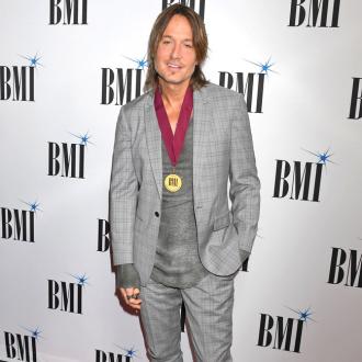 Keith Urban verlieh seiner Bewunderung für Taylor Swift auf Twitter Ausdruck. Keith Urban