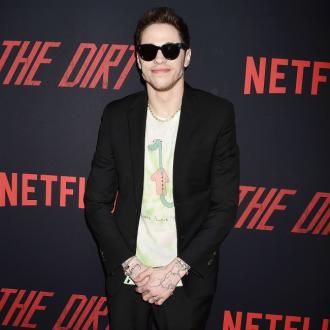 Der TV-Star wolle sich dieses Jahr viel Zeit nehmen, um an seiner mentalen Gesundheit zu arbeiten. Eine Beziehung passe da wenig ins Konzept. Pete Davidson