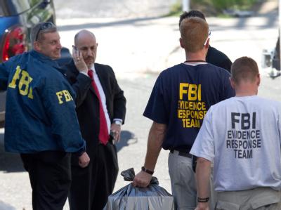 FBI-Ermittler im Einsatz: Unter anderem wurde die Umweltorganisation Greenpeace oder die Tierschutzgruppe PETA wegen Terrorverdachts beobachtet (Archivbild). FBI-Ermittler