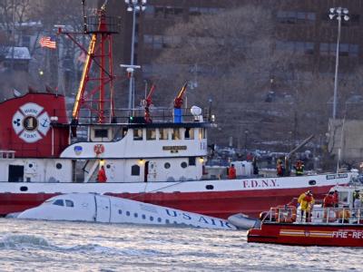 Der sinkende Airbus der US Airways im Hudson River in New York (Foto vom 15.1.2009). Airbus im Hudson
