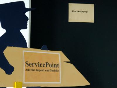 Jugendämter sollen verpflichtet werden, Risikofamilien stärker zu kontrollieren. Symbolfoto: Patrick Pleul Jugendamt
