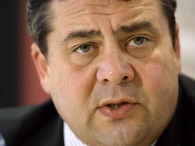 SPD-Chef Sigmar Gabriel wirft der Regierung in Sachen Atom «Interessenpolitik» vor. SPD-Chef Sigmar Gabriel