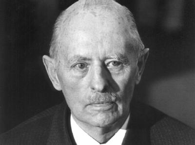 Der pensionierte ehemalige Chef des Bundesnachrichtendienstes (BND), Reinhard Gehlen, im Jahr 1974. Reinhard Gehlen
