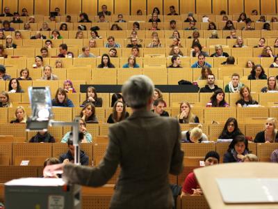 Das Bundesverfassungsgericht hat über die Besoldung von Hochschullehrern entschieden. Foto: Fabian Stratenschulte / Symbolbild Hochschullehrer