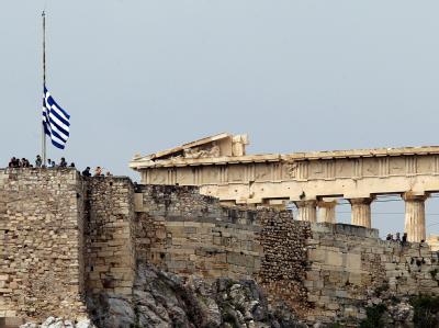 Athen will weiter drastisch sparen, um die Milliarden aus dem Hilfsprogramm von EU und vom IWF zu bekommen. Griechenland