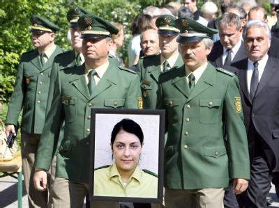 Trauerzug für die in Heilbronn ermordete Polizistin: Die Neonazis Uwe Böhnhardt und Uwe Mundlos sollen die Beamtin Michèle Kiesewetter erschossen haben. Archivfoto: Foto: Norbert Försterling Trauerzug