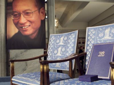 Liu Xiaobo konnte 2010 seinen Friedensnobelpreis nicht in Empfang nehmen, da er in China inhaftiert ist. Nobelpreis-Verleihung ohne Liu Xiaobo