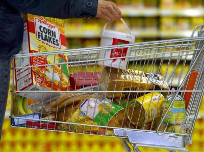 Jeder zweite Europäer ist zu dick - und oft ist ungesunde Ernährung Schuld. Wieviel Kalorien Snacks und Fertigprodukte enthalten, muss künftig auf der Verpackung stehen. Neue Kennzeichnung von Lebensmitteln wird Pflicht