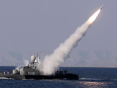 Iranische Raketentests verschärften die Spannungen am Golf. Foto: Ebrahim Noroozi Raketentest des iranischen Militärs