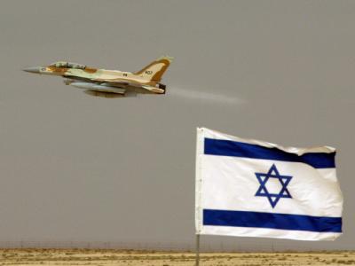 Angeblich wollen einige arabische Staaten einen israelischen Angriff auf iranische Atomanlagen dulden. (Symbolbild) Israelischer Kampfjet