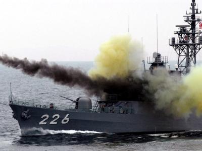 Die japanische Marine demonstriert ihre Stärke. Nordkorea drohen möglicherweise schon bald Kontrollen auf hoher See (Symbolbild). Japanische Marineübung