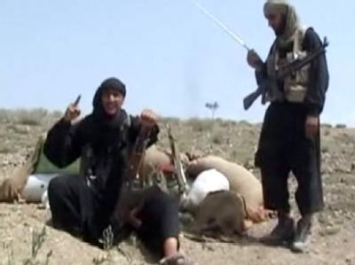 Der Screenshot eines Videos zeigt einen Dschihadisten aus Deutschland bei der Ausbildung in Terrorlagern im pakistanischen Grenzgebiet (Archiv). Deutsche Islamisten