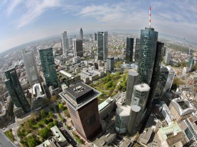 Blick über die Frankfurter Bankentürme (Archiv). Frankfurter Banktürme