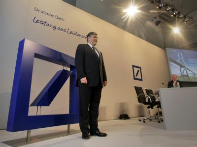 Die geplante Postbank-Übernahme wird der Deutschen Bank etwa acht Milliarden Euro kosten. Ackermann