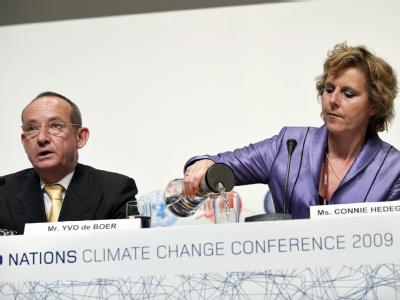 Yvo de Boer, Chef des UN-Klimasekretariats, und Gipfelpräsidentin Connie Hedegaard in Kopenhagen. Yvo de Boer und Connie Hedegaard