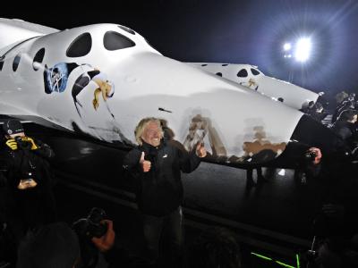 Sir Richard Branson präsentiert sein «SpaceShipTwo». «SpaceShipTwo» enthüllt