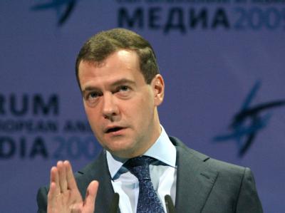 Russlands Präsident Medwedew hat demokratische Defizite eingeräumt und weitere Reformen angekündigt. Medwedew