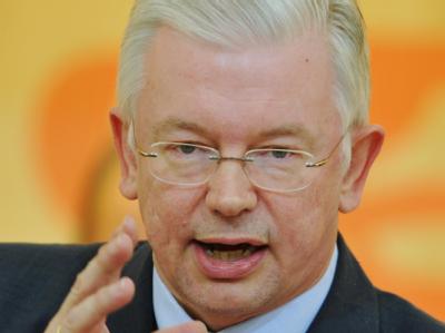 Der hessische Ministerpräsident Roland Koch (CDU) während einer Debatte des hessischen Landtags. Roland Koch